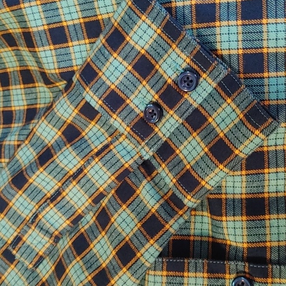 Women's Oakley Plaid Flannel Button Down Shirt - Picture 6 of 8